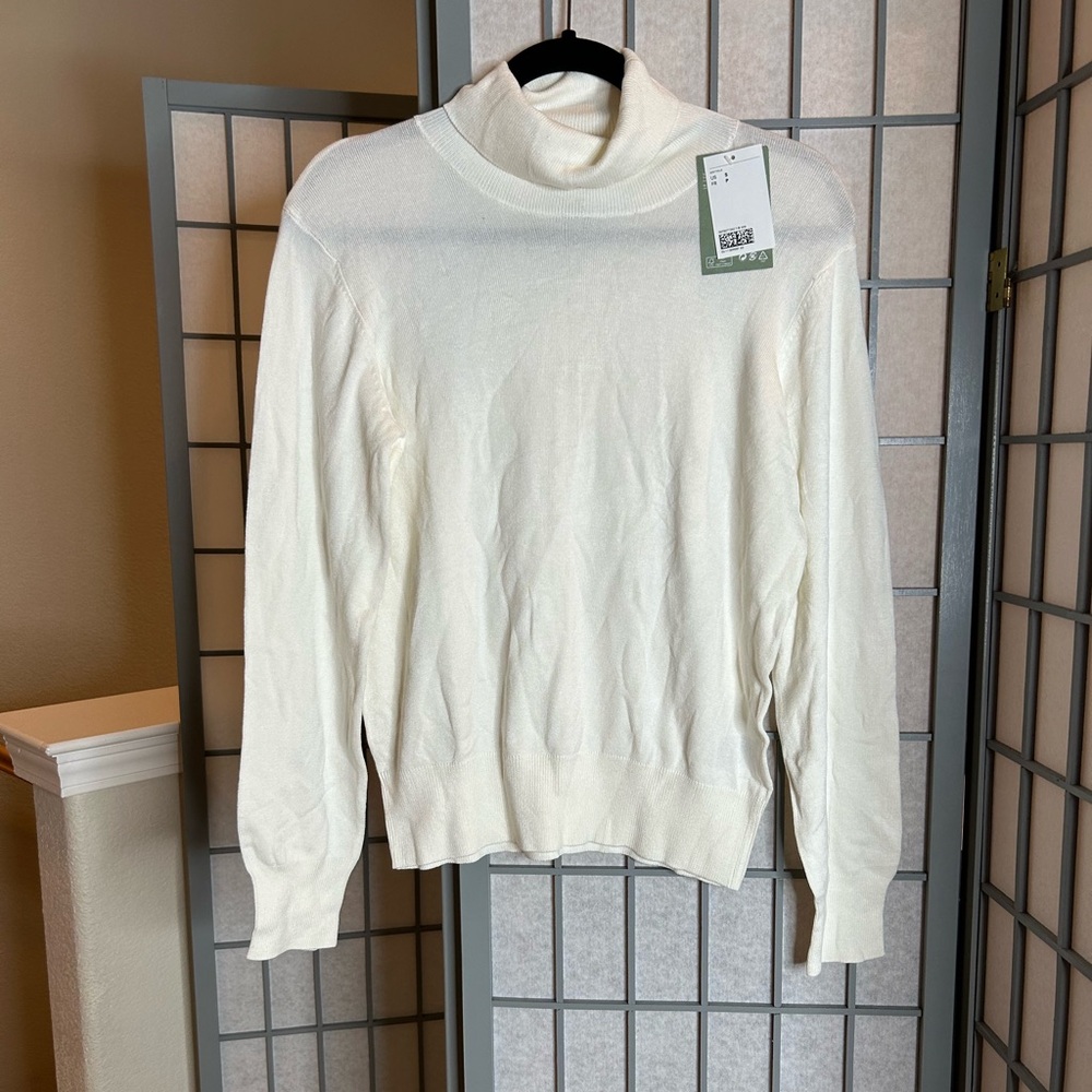 NWT H&M Elegant White Turtleneck Sweater